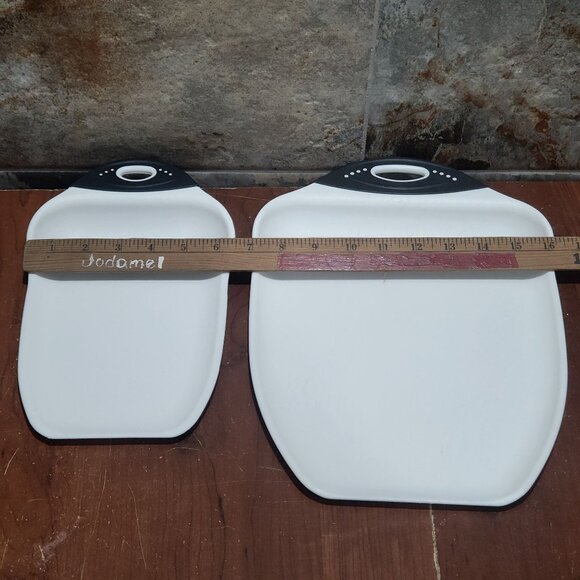 Dexas Chopping Board & Scoop Black White Set of 2 - Picture 7 of 10